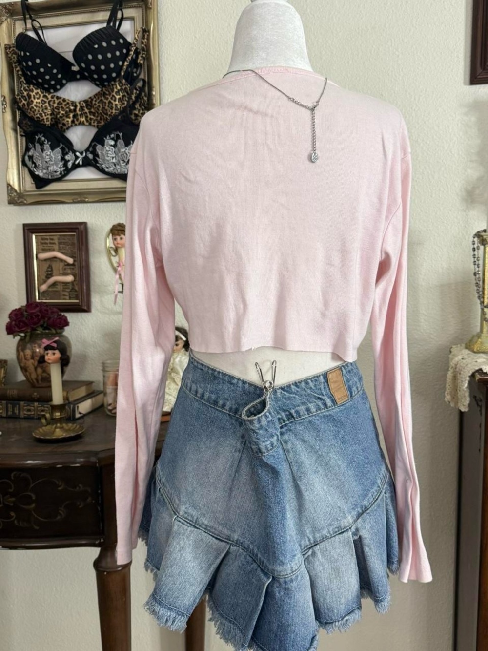 Y2k girly grunge pink and blue graphic long sleeve cropped top - Picture 4 of 5